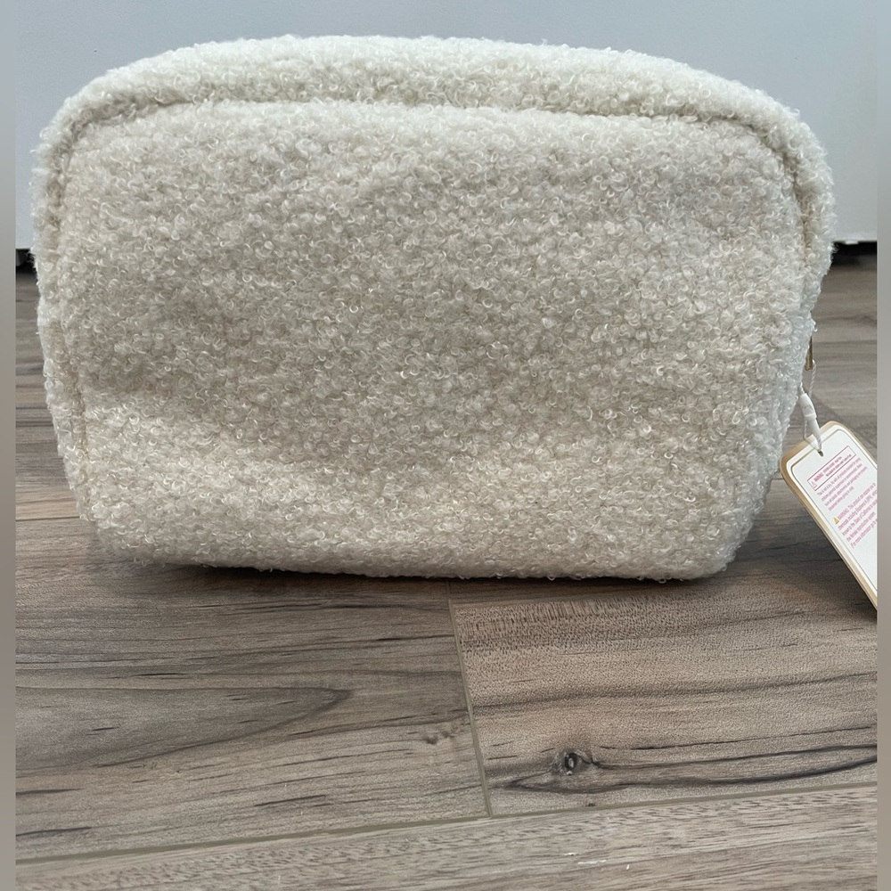 Small White Travel Bag - Picture 4 of 6